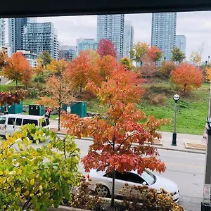 Luxe 2 Bed Downtown Near Waterfront Apartment
