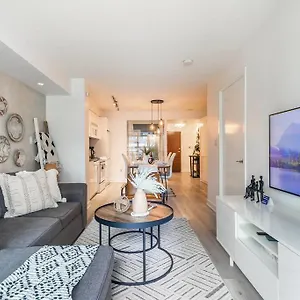 Luxury Downtown Near Cn Tower Apartment
